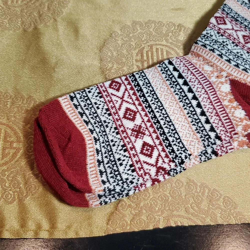 🦋NEW Patterned Blue and Red Socks